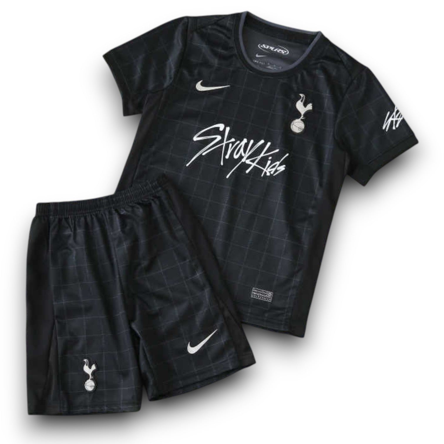 Conjunto Infantil Tottenham Spurs II 2025/26 Stray Kids | Futmantos