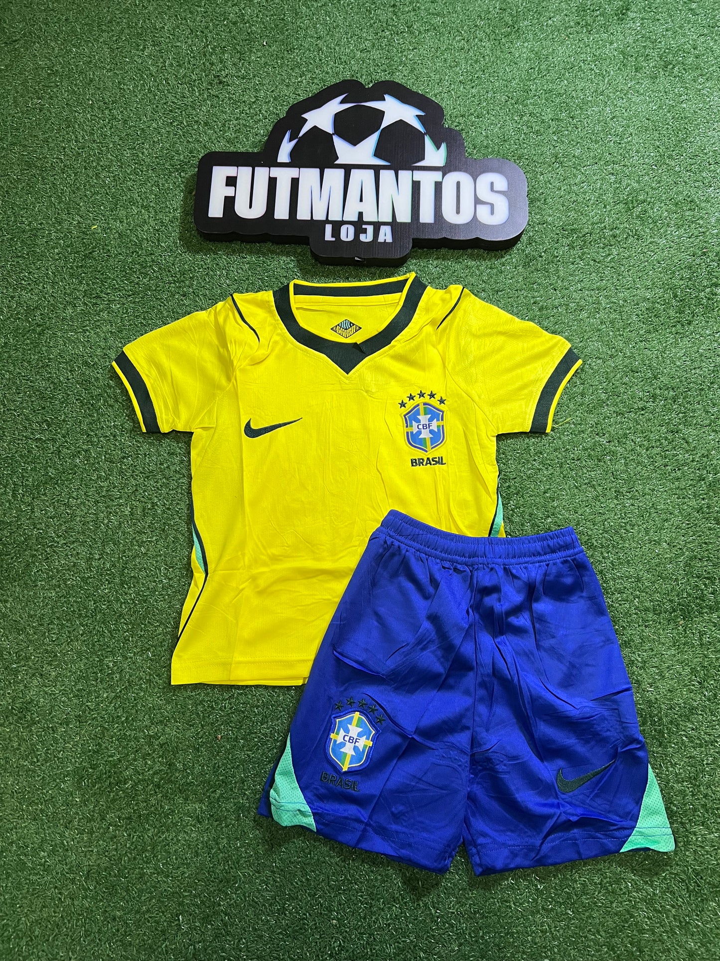 kit Infantil Brasil 26/27 - Amarelo - Gola escura |  FutMantos