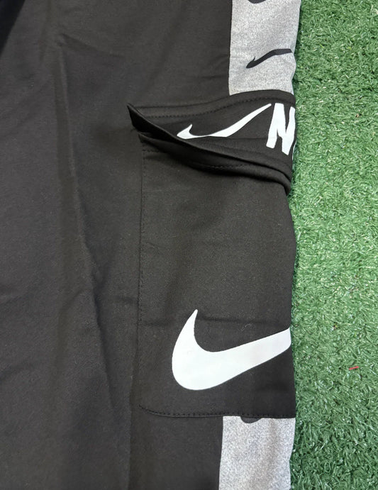 Calça Nike com Bolso
