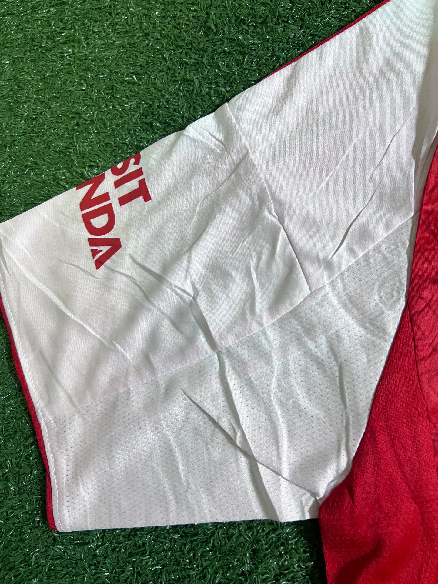 Camisa Arsenal 25/26 -(Leves manchas no tecido)| FutMantos