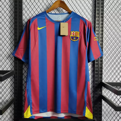 Camisa Barcelona I 2006 - Retrô - Ronaldinho #10 | FutMantos
