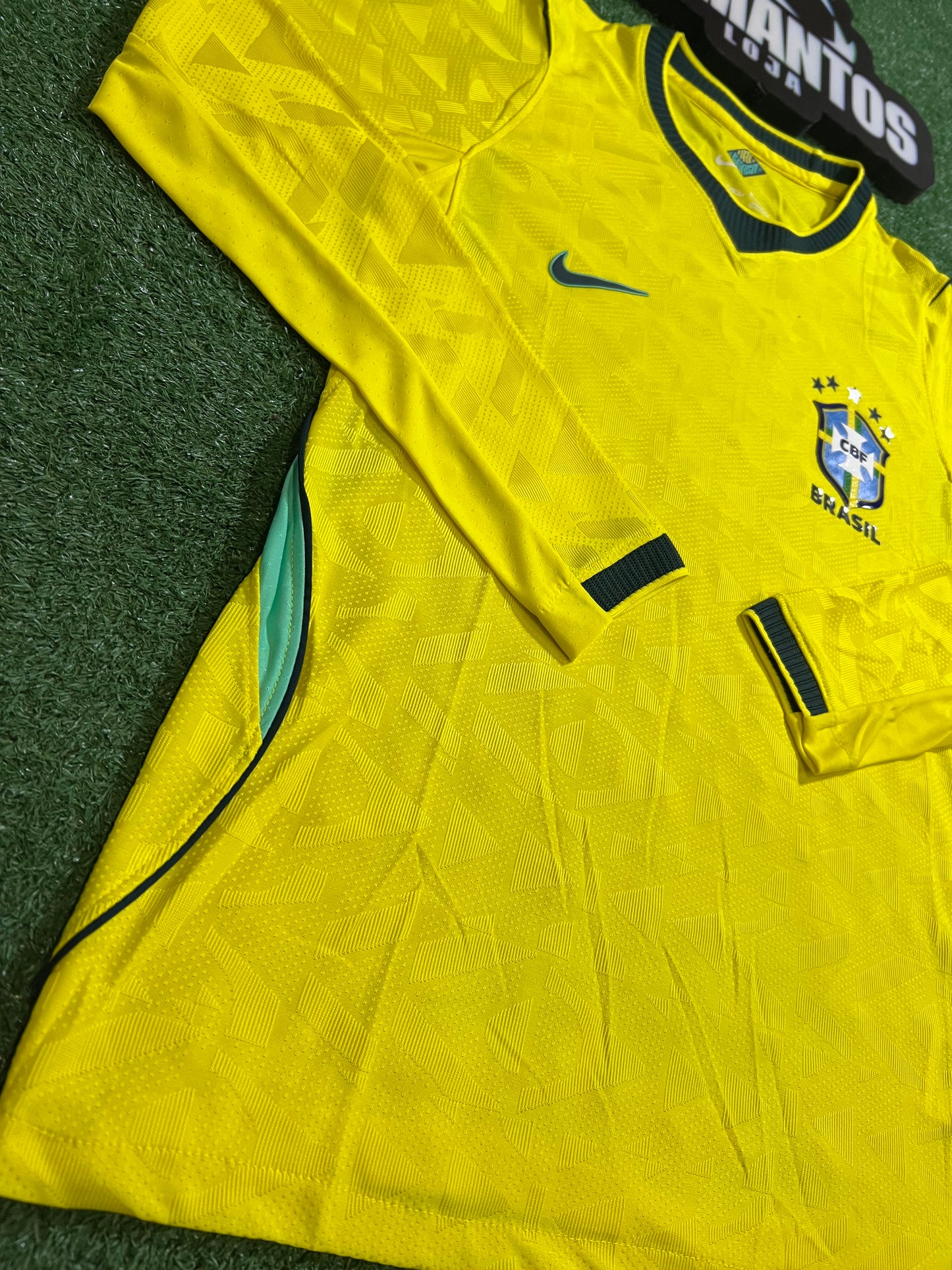 Camisa Brasil Amarela I 26/27 - Jogador Manga Longa (Gola mais Escura) | Futmantos