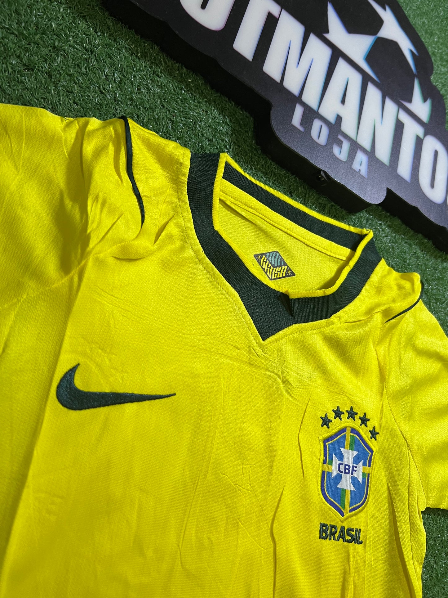 kit Infantil Brasil 26/27 - Amarelo - Gola escura |  FutMantos