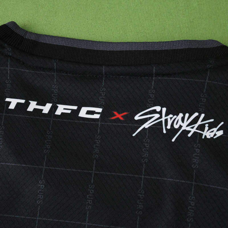 Kit Infantil Tottenham Spurs II 2025/26 | Futmantos