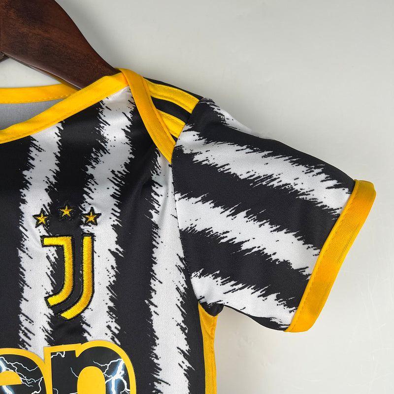 Body de Bebê Juventus 23/24 - Branco/Preto/Amarelo | Futmantos