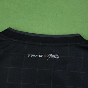 Camisa Tottenham Spurs Il - 25/26 Stussy | Futmantos