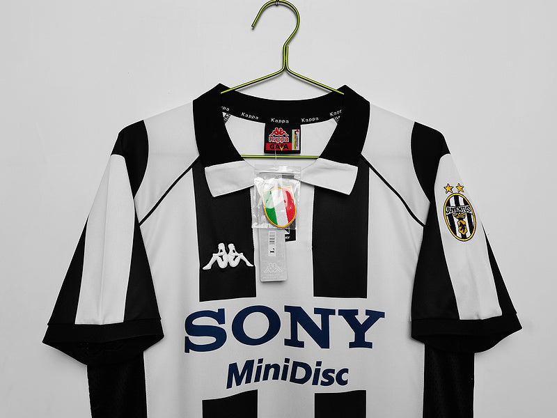 Camisa Juventus Retrô 1997/1998 - Preta/Branca | Futmantos