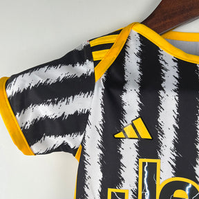 Body de Bebê Juventus 23/24 - Branco/Preto/Amarelo | Futmantos