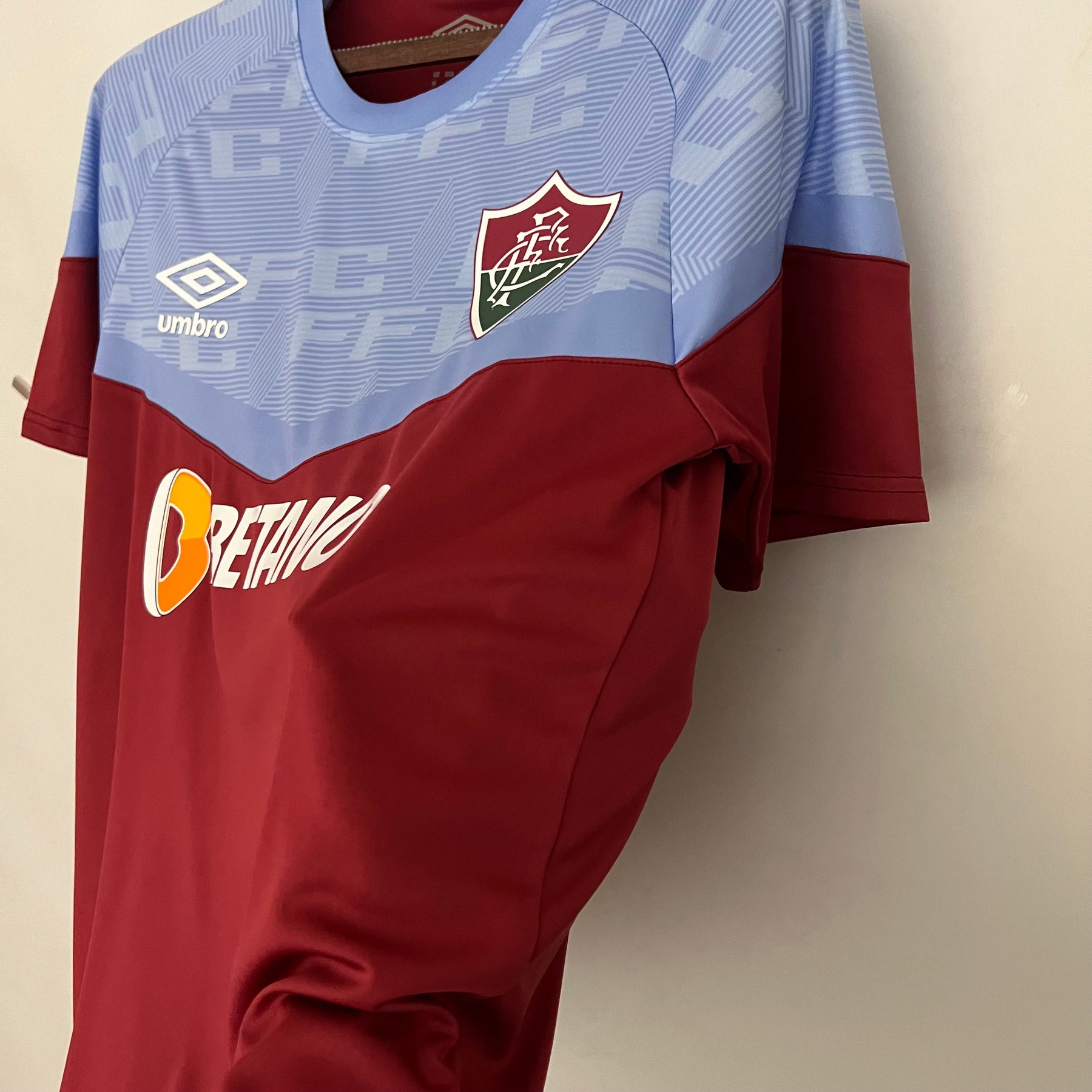 Camisa Fluminense 23/24 Umbro - Vinho e Azul | Futmantos