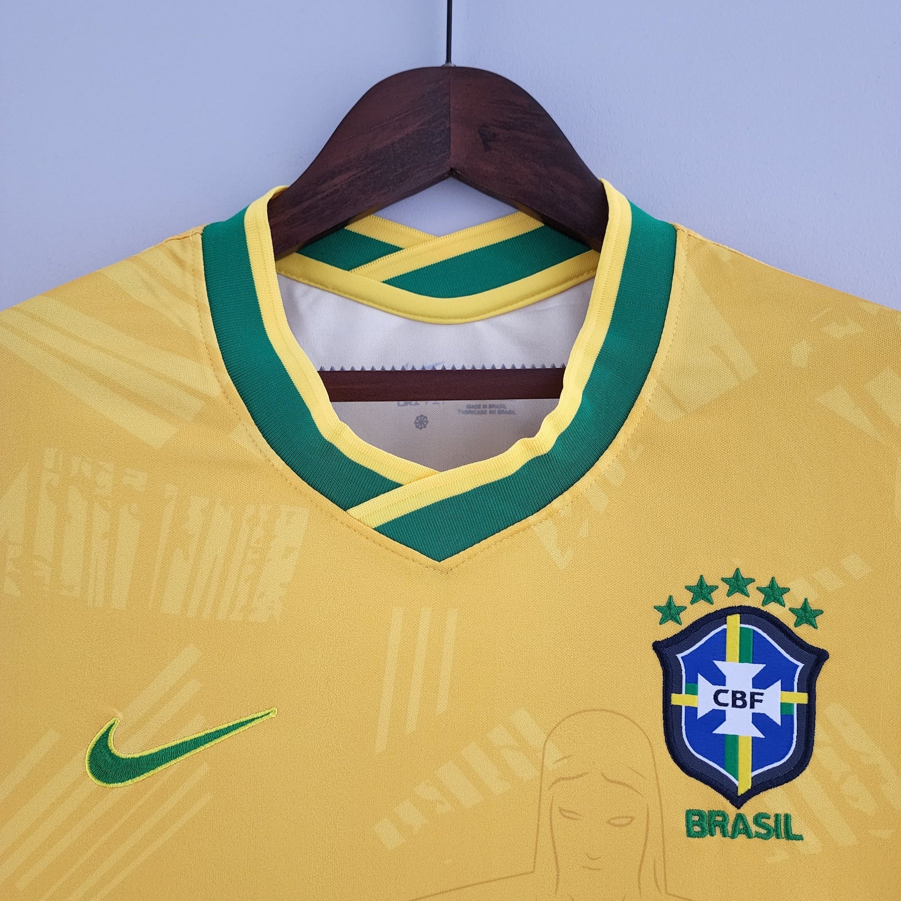 Camisa Feminina Seleção Brasil Nike - Amarela - Conceito Amarela Rio