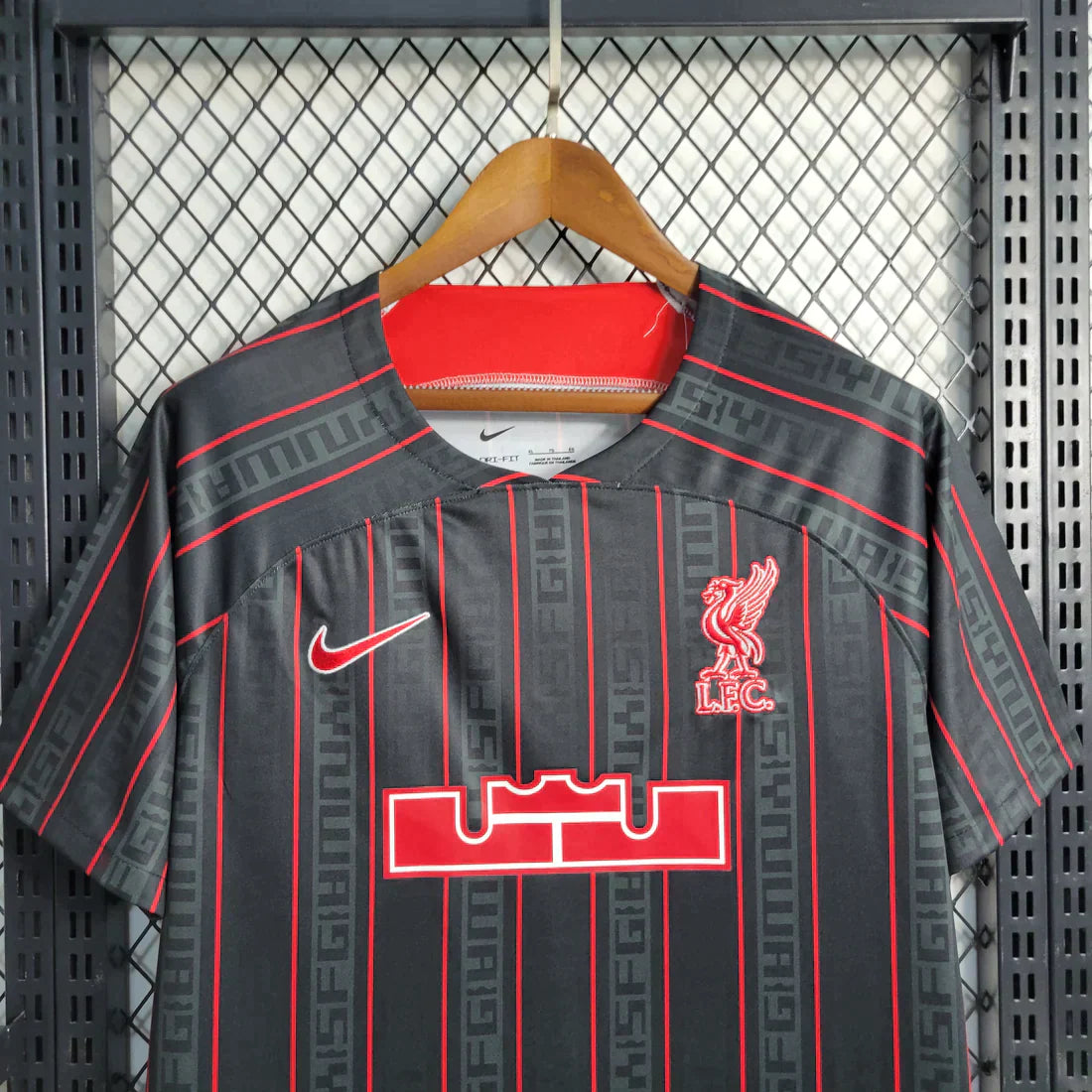 Camisa Liverpool x Lebron James 23/24 Nike | Futmantos