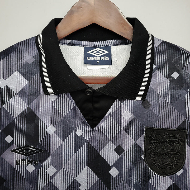 Camisa Inglaterra Retrô 1990 Preta e Branca - Umbro | Futmantos