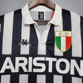 Camisa Juventus Retrô 1984/1985 Preta e Branca - Kappa | Futmantos